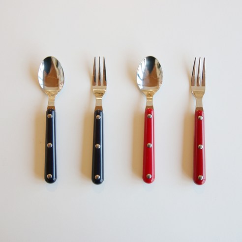 윤자매네 비스트로 커트러리: 당신의 디저트 테이블을 더욱 특별하게