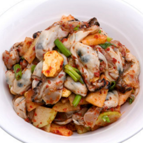 30년 장인의 손맛, 바다의 풍미를 담은 명품 생굴무침