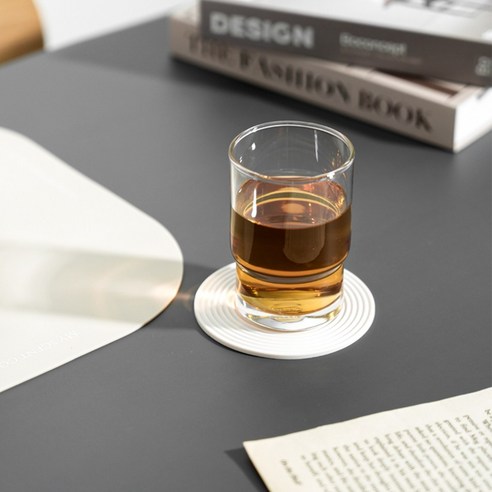 실리콘의 편리함을 만끽하세요: 하루의공간의 매력적인 컵받침