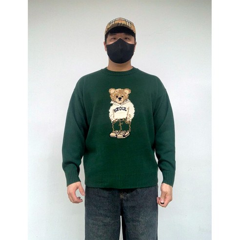 포근한 감성을 담은 사랑스러운 곰돌이 루즈핏 니트