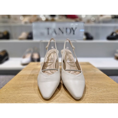 일상에 스며드는 우아함, <미셸 by 탠디> 슬링백 펌프스 탠디슬링백