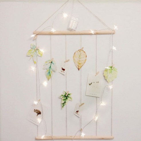 카페의 감성적인 인테리어를 연상시키는 카페벽장식 포토월행잉 벽장식으로 감성적인 인테리어를 연출하세요.