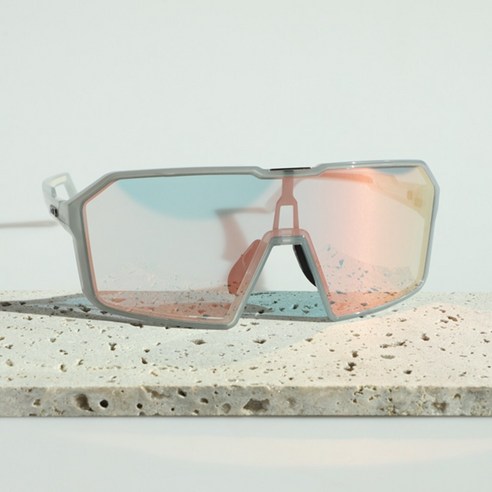 햇빛 아래 자신감 UP! 2024 WTD 스텔스 변색 고글