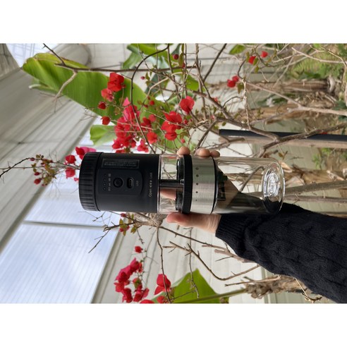 신선하게 갈은 커피콩의 풍부한 맛과 향을 즐기세요.