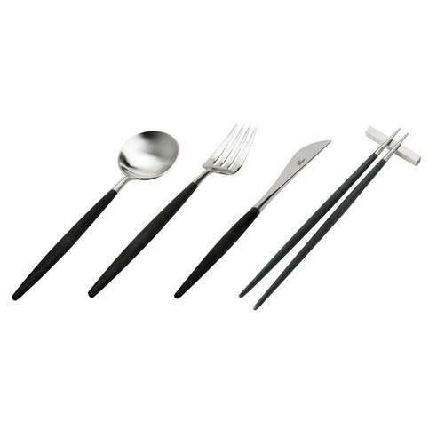 고급스럽고 내구성 있는 큐티폴고아 블랙실버 4종세트로 식탁에 우아함을 더하세요.