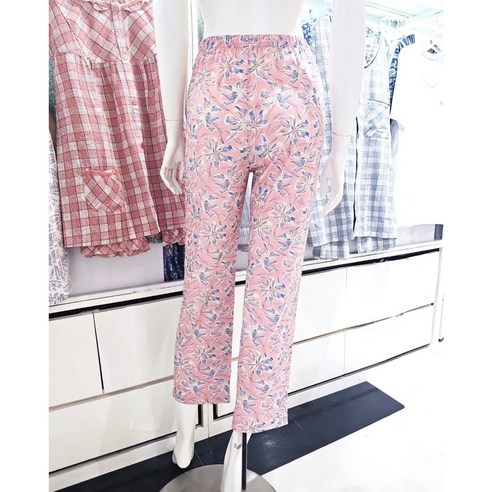 실크 감촉의 우아함으로 일상을 물들이는 비비안 이지웨어