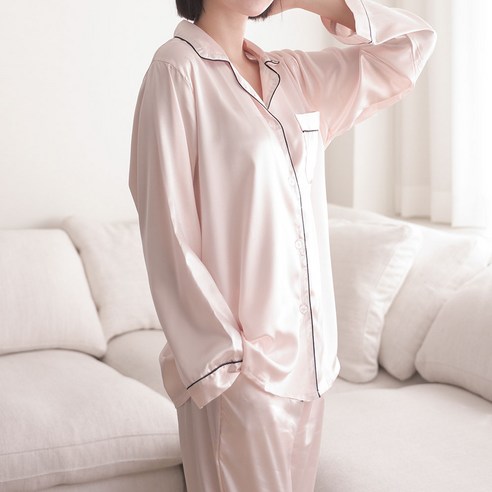 어나더디 커플 샤무즈 실크 잠옷으로 매일 밤, 사랑하는 사람과 꿈결 같은 시간을