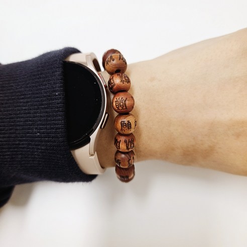 블루릴리 향나무 염주 팔찌로 마음의 평안과 스타일을 동시에!