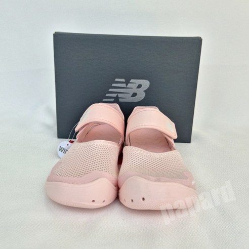 아이들의 안전과 스타일을 책임지는 완벽한 여름철 물놀이 필수템