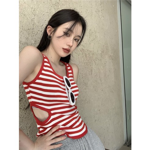 꼼데가르송 CDG 에어플레인 로고 화이트 반팔티셔츠 XXL - 남녀공용 SZ-T005-051-2 민희진옷 Best Top5 9 2024 여름 데일리 스트라이프 U넥 스몰 펀칭 니트 나시 민소매 탑 여