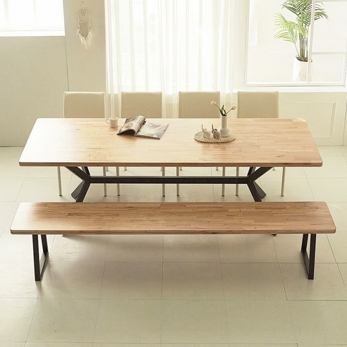 자연의 숨결이 깃든 우드토픽 참죽 원목 식탁으로 특별한 다이닝 공간을 완성하세요.