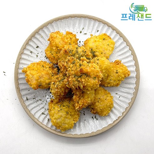 맛있는 앙트레를 위한 순살 치킨과 바삭바삭한 껍질의 후레이크 치킨 가라아게
