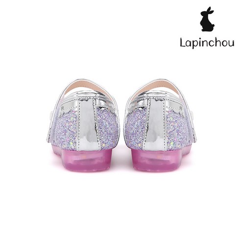 아이들의 꿈을 밝히는 빛나는 슈즈