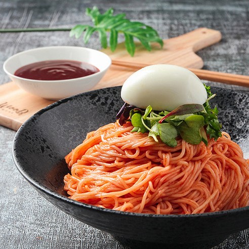 새콤달콤하고 매콤한 여름 국수 반찬을 위한 필수 아이템