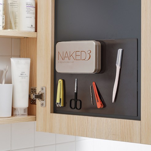 강력 자석판 하나로 답답한 정리 고민, 툭! 붙여 끝내세요.