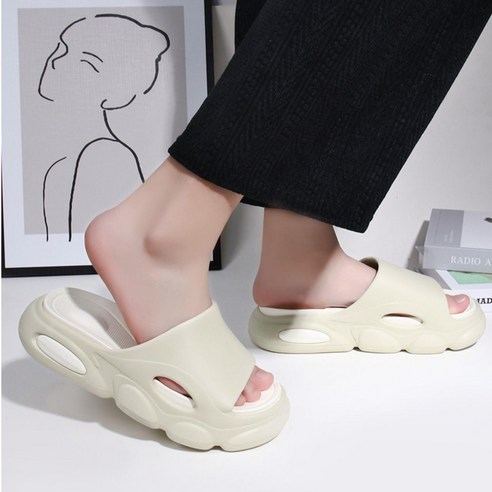 푹신한 구름처럼 편안한 소웨이브 구름 슬리퍼로 발을 편안하게 해보세요.
