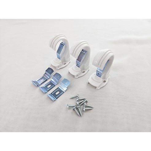 커블 커튼 봉걸이로 밝고 세련된 인테리어 연출