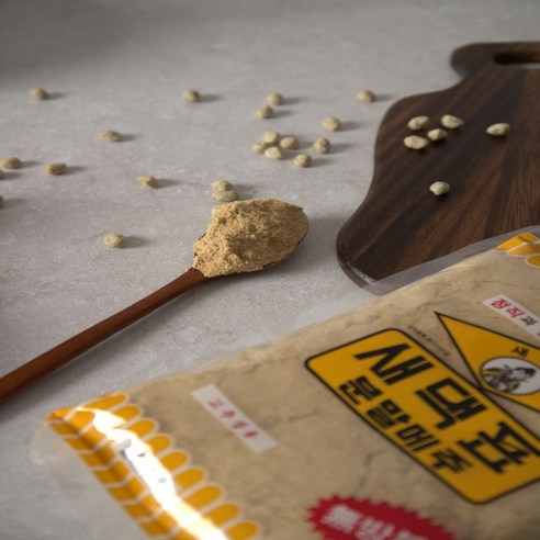 40년 전통 손맛, 새댁표 메주가루로 깊은 풍미의 수제 고추장을 담가보세요.