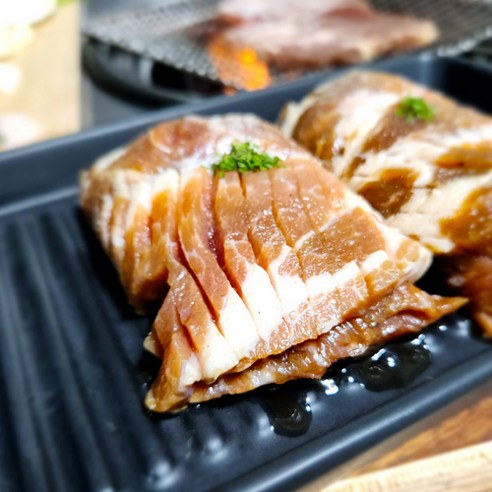 깊고 풍부한 맛, 부드러운 식감의 국내산 1등급 한돈 수제 양념 돼지갈비