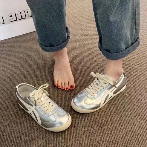 발걸음마다 꽃이 피어나는 듯한 편안함과 아름다움, 꽃소담 여성 발편한 운동화