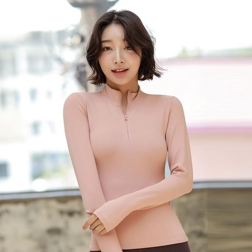 겨울철 활동을 따뜻하고 편안하게 만드는 레차카 긴소매 상의