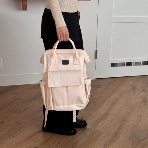 육아의 편리함을 더하는 기저귀가방