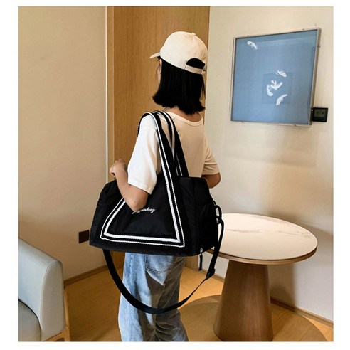 활동적인 당신을 위한 완벽한 파트너, INSA 숄더백