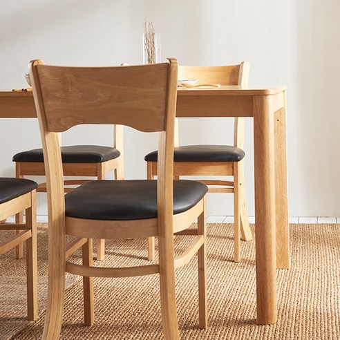 따뜻함과 스타일을 더하는 세련된 데일 원목 식탁세트