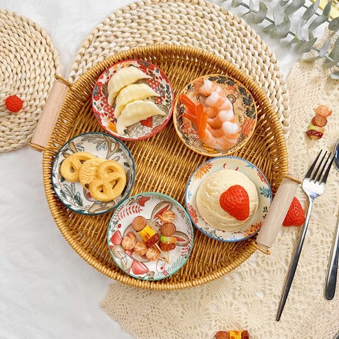 사랑스러운 디자인과 실용성을 겸비한 행복 충전 식탁세트