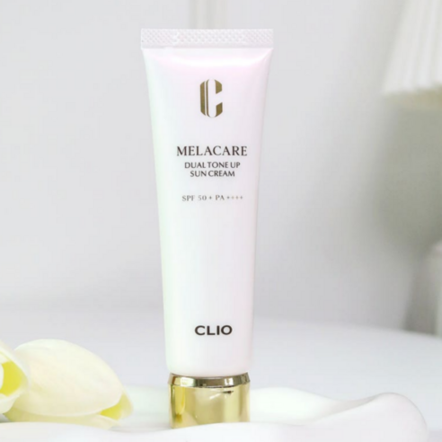 촉촉함과 화사함을 선사하는 피부를 위한 빛나는 선택, 클리오 멜라케어 듀얼 톤업 선크림