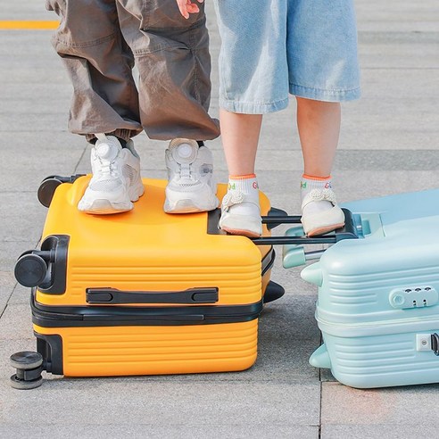 아이와 함께 떠나는 특별한 여행, 아동용 캐리어로 행복한 추억을 만드세요!