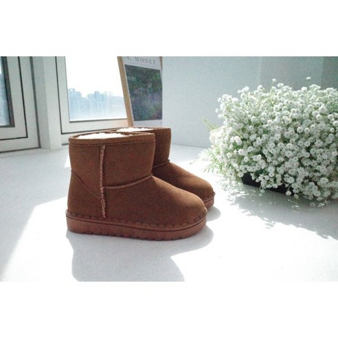 아늑하고 컬러풀한 겨울의 필수품: 휘뚤마뚤 키즈 털부츠 '올슨부츠'