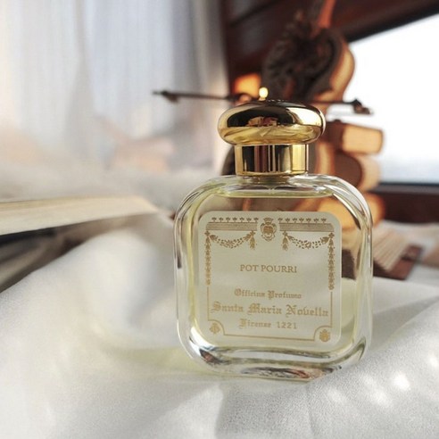 모든 감각을 사로잡는 감각적 명작이자, 자신감과 매력을 표현하는 독특한 향기