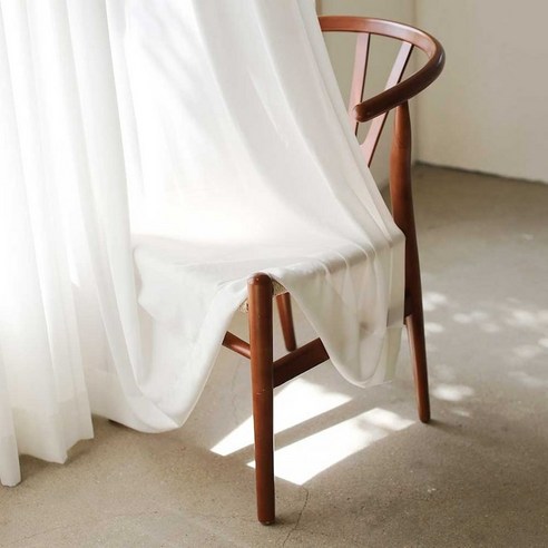 햇살 맛집, 우리 집! 비침 걱정 없이 포근한 분위기 만드는 쉬폰 커튼 선택법 플레이스낭낭