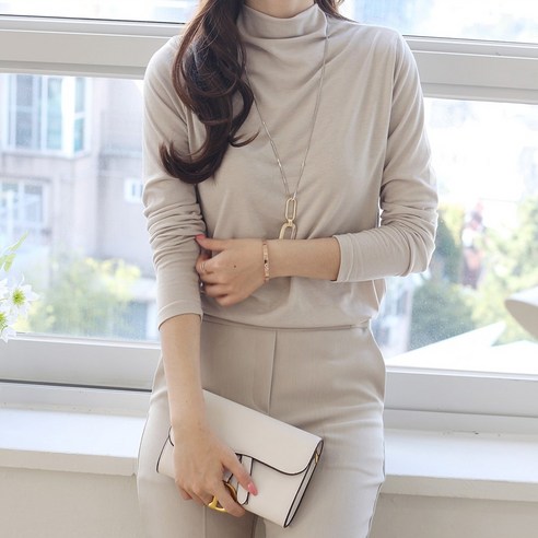 겨울철을 위한 세련되고 따뜻한 터틀넥 티