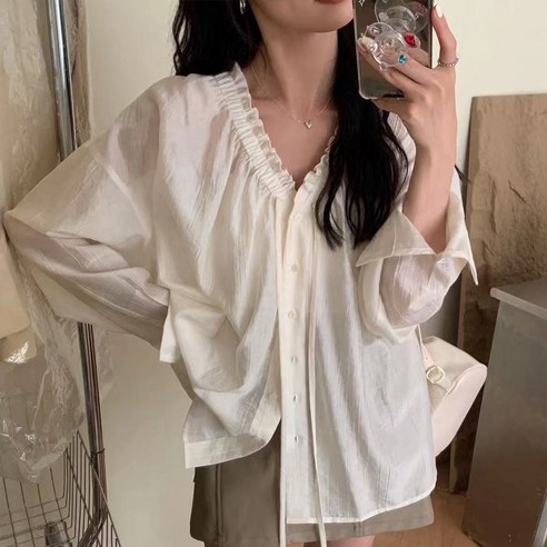 [뉴데이][봄신상#자체제작]여성 러블리 브이넥 셔링 블라우스