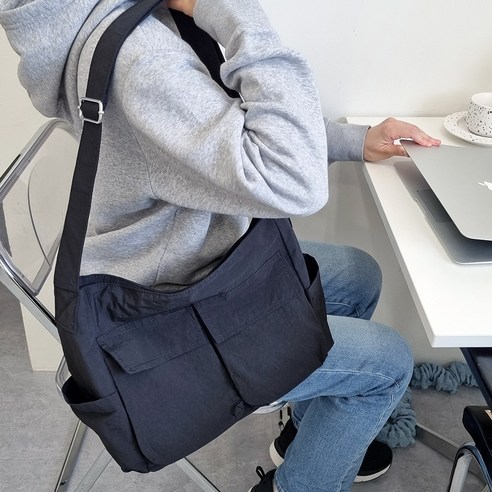 [OKㅣ강추] 휘뚜루마뚜루 가벼운 데일리 나일론 남여공용 보부상 가방 [OKNOWㅣ추천상품]