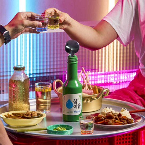 흥겨움을 담은 진로 참이슬 블루투스 마이크로 일상에 특별한 즐거움을 더하세요!