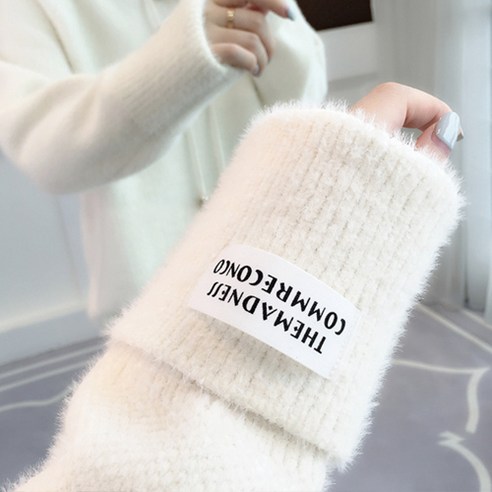 겨울철에 편안함과 따뜻함을 선사하는 나바바 NK980 여성용 후드니트