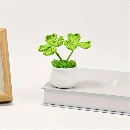 행운을 곁에 두세요: 시들지 않는 네잎클로버, 털실 화분에 피어나다 뜨개꽃