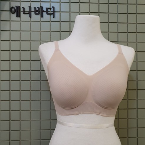 깃털처럼 가벼운 착용감, 여름을 잊게 하는 편안함