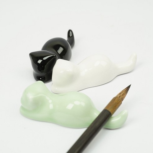 사랑스러운 고양이 문진으로 공간에 생기를 불어넣으세요.