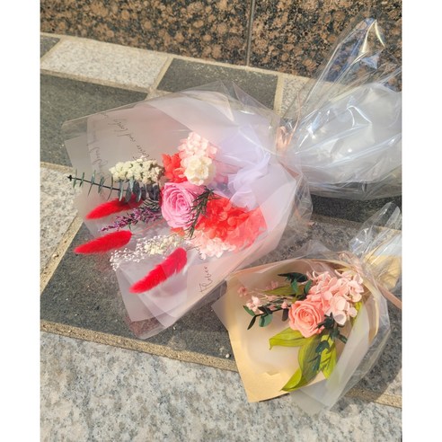 장미꽃다발 프리저브드: 축하와 기념을 위한 달콤한 향기