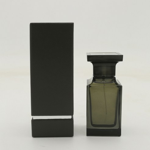 톰 포드의 오드 우드: 우디 오리엔탈 향기의 매력적인 세계