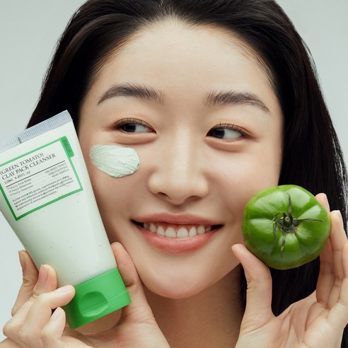매끈하고 건강한 도자기 피부, 풀리 비건 그린 토마토 클레이 팩 클렌저로 시작하세요!