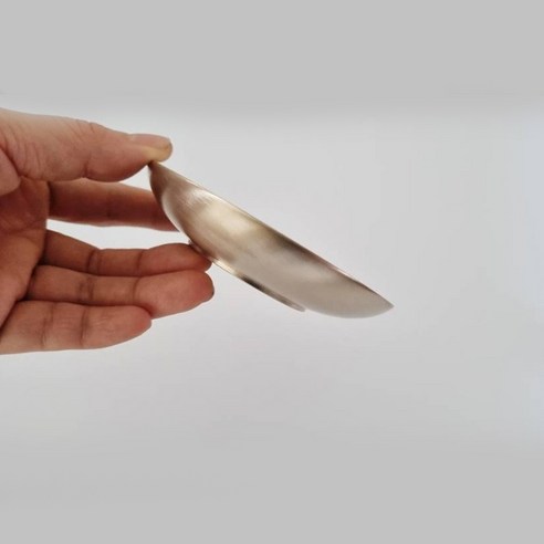 전통의 아름다움과 현대의 실용성이 만나는 우리놋 방짜유기 종지