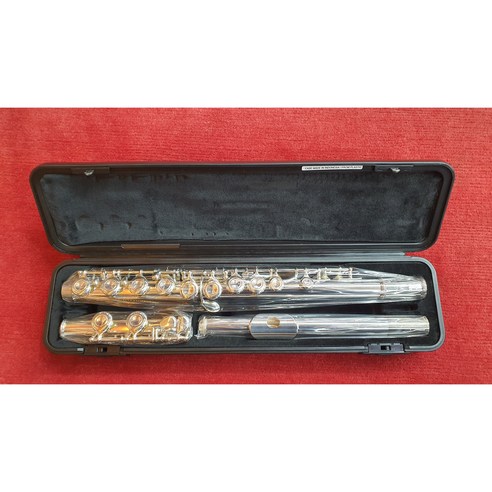 섬세한 울림으로 피어나는 음악적 감성, YAMAHA YFL-221 플룻과의 만남 야마하플룻221