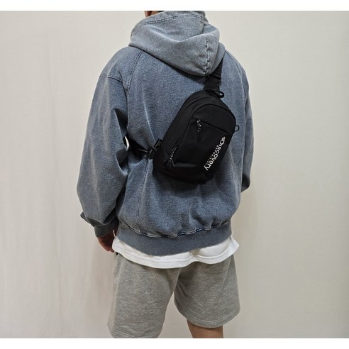 가볍게 떠나는 당신의 모든 순간, 디스커버리 미니 슬링백과 함께