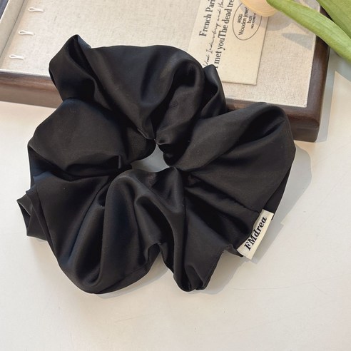 풍성한 볼륨과 머릿결 보호, 빅사이즈 새틴 곱창밴드 하나로!