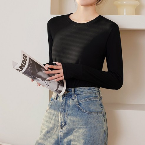 가을 스타일을 완성하는 편안하고 세련된 지나홈 긴팔티